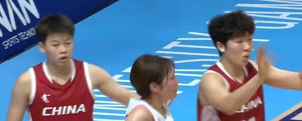 鲍滕主场获胜，队员连续发威扩大比分