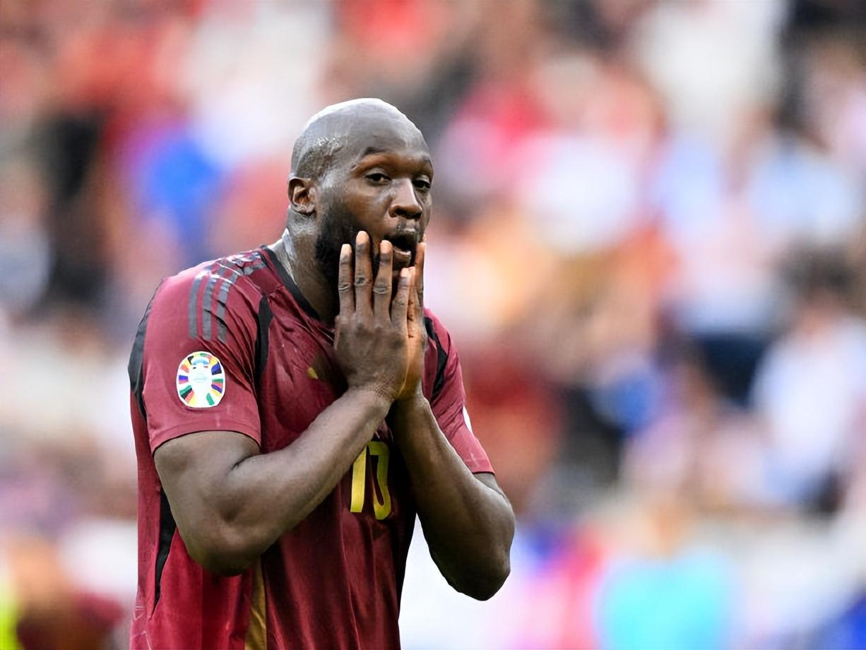 知名球员荣获最佳射手奖,破门频频 知名球员荣获最佳射手奖,破门频频