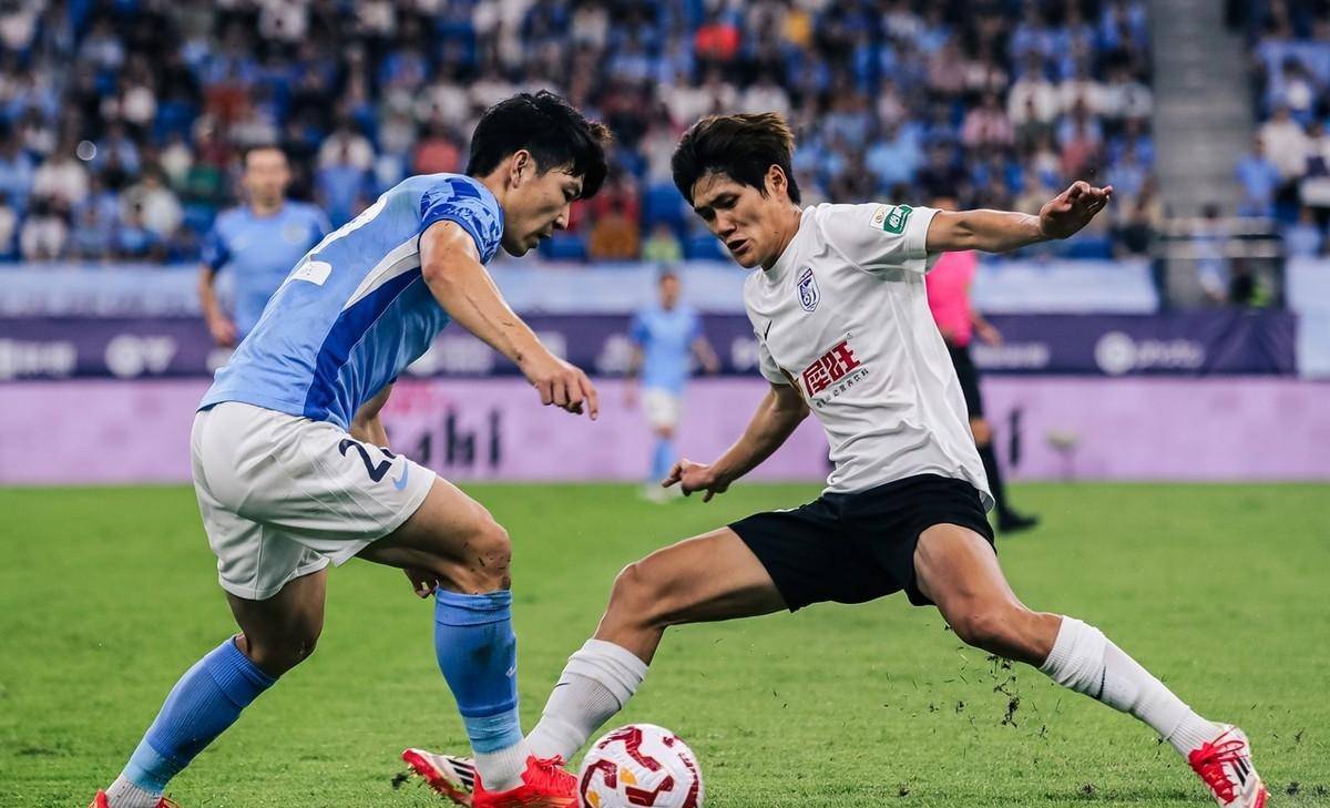 大连一方前锋状态火爆，连续三场比赛破门