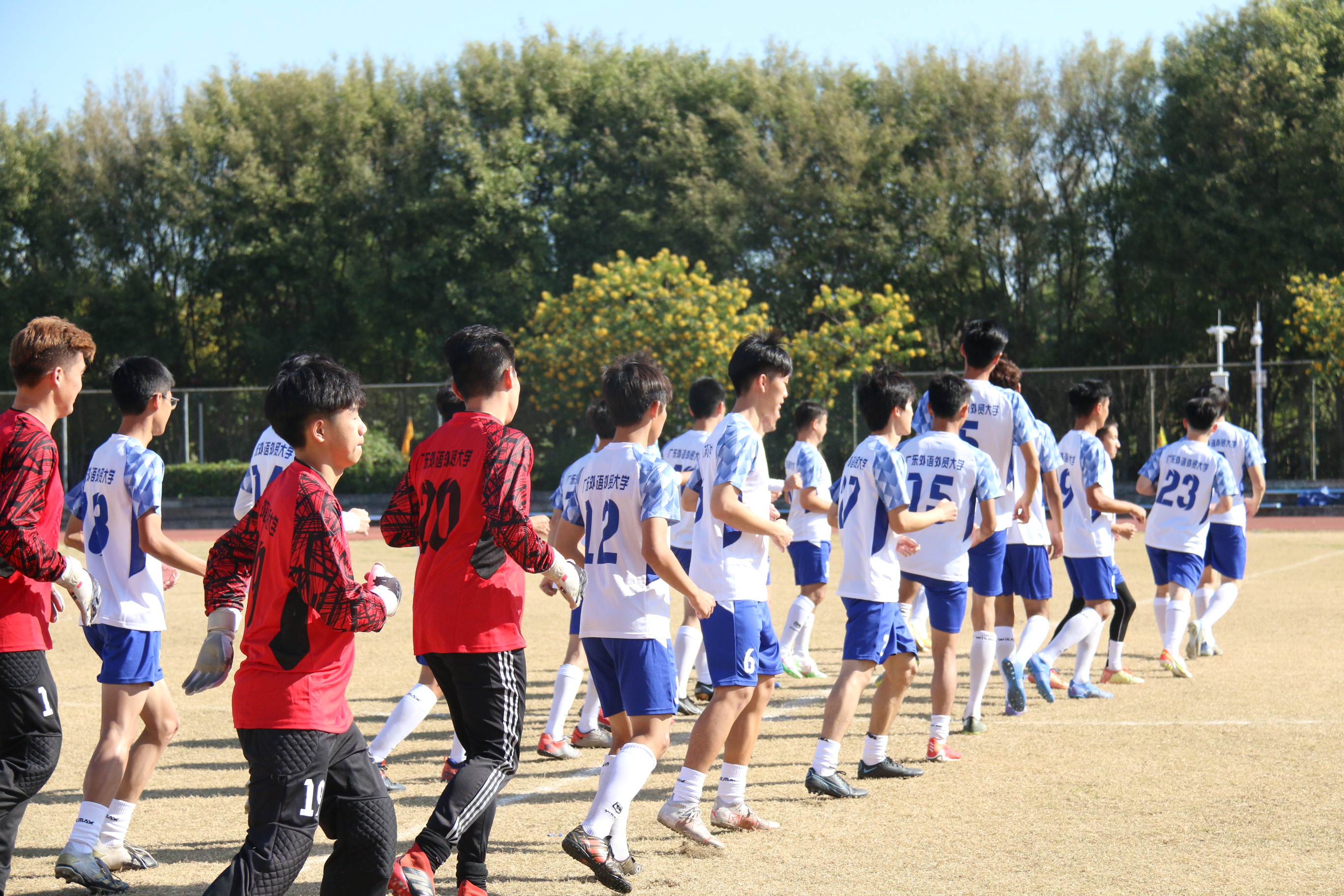 包含美国篮球队越战越勇球员技术不断升级备战赛季的词条