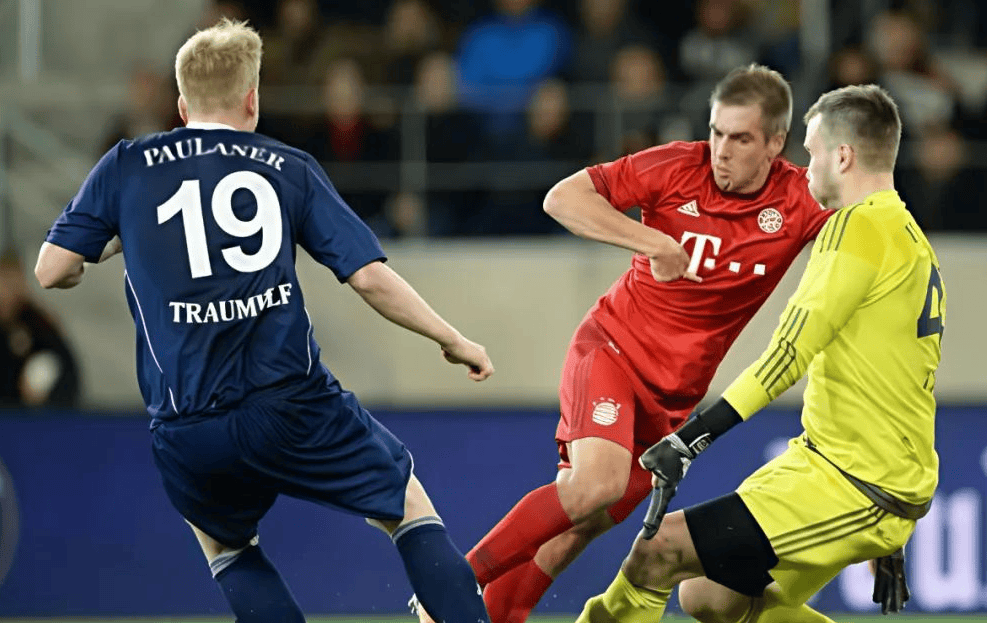 关于柏林赫塔在客场面对困境，球队情绪低落的信息