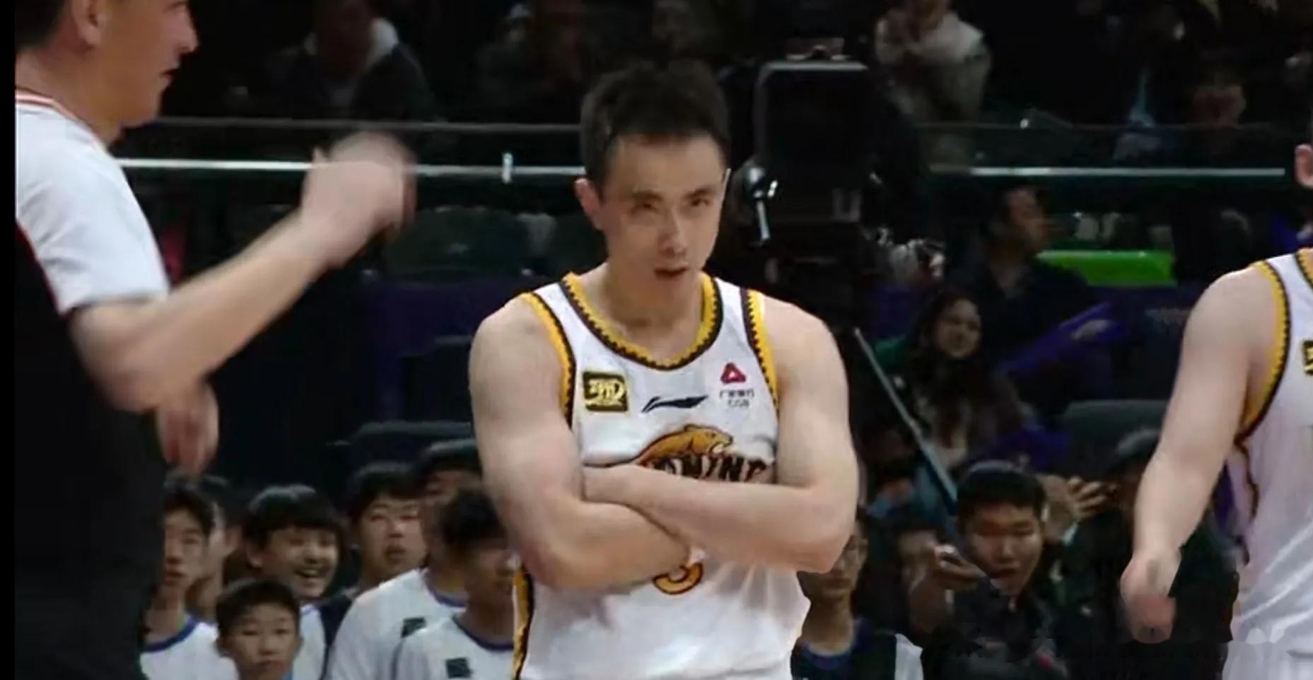 辽宁男篮主场胜北控,取得三连胜 辽宁男篮主场胜北控,取得三连胜