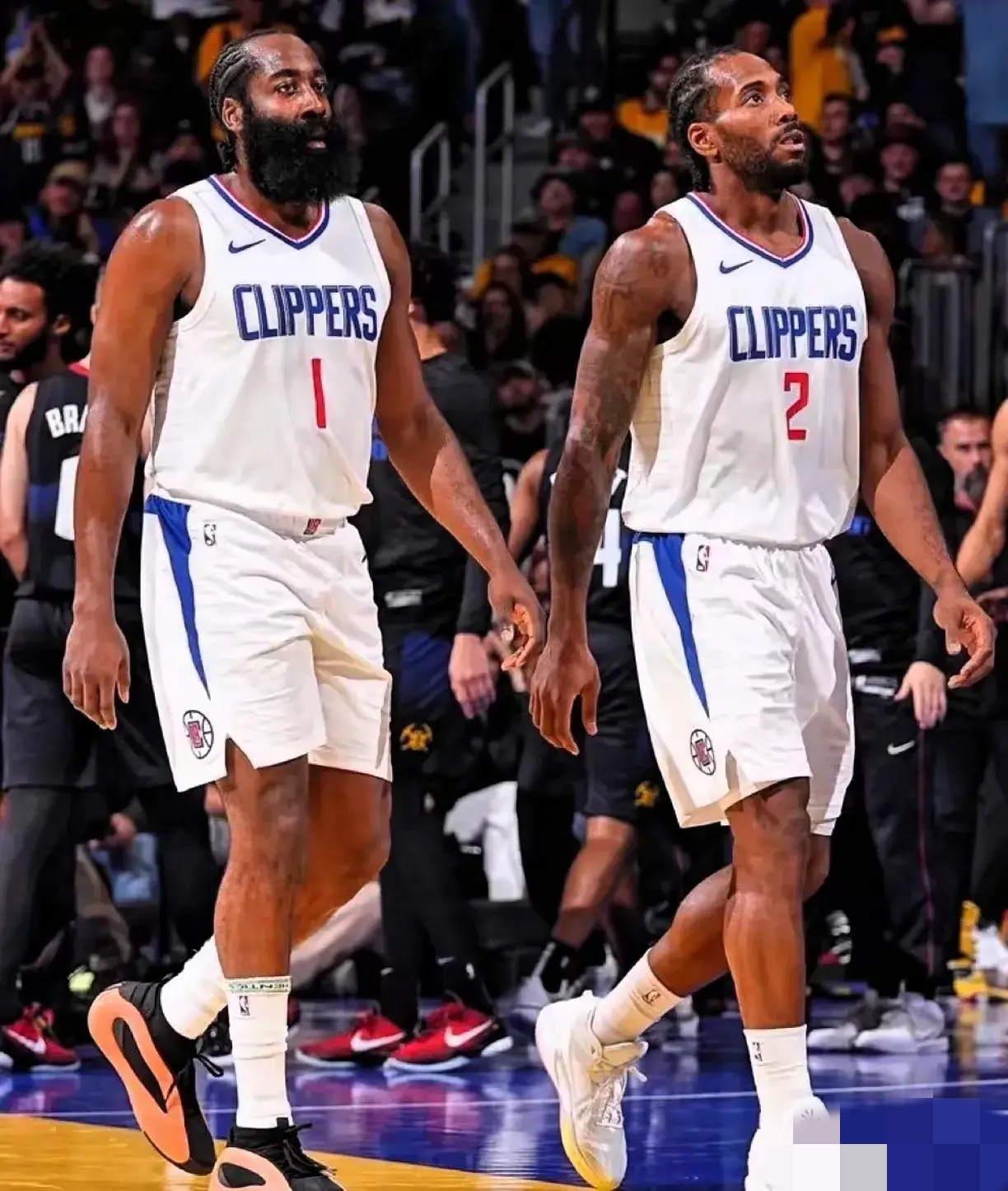 快船横扫步行者，保持主场不败