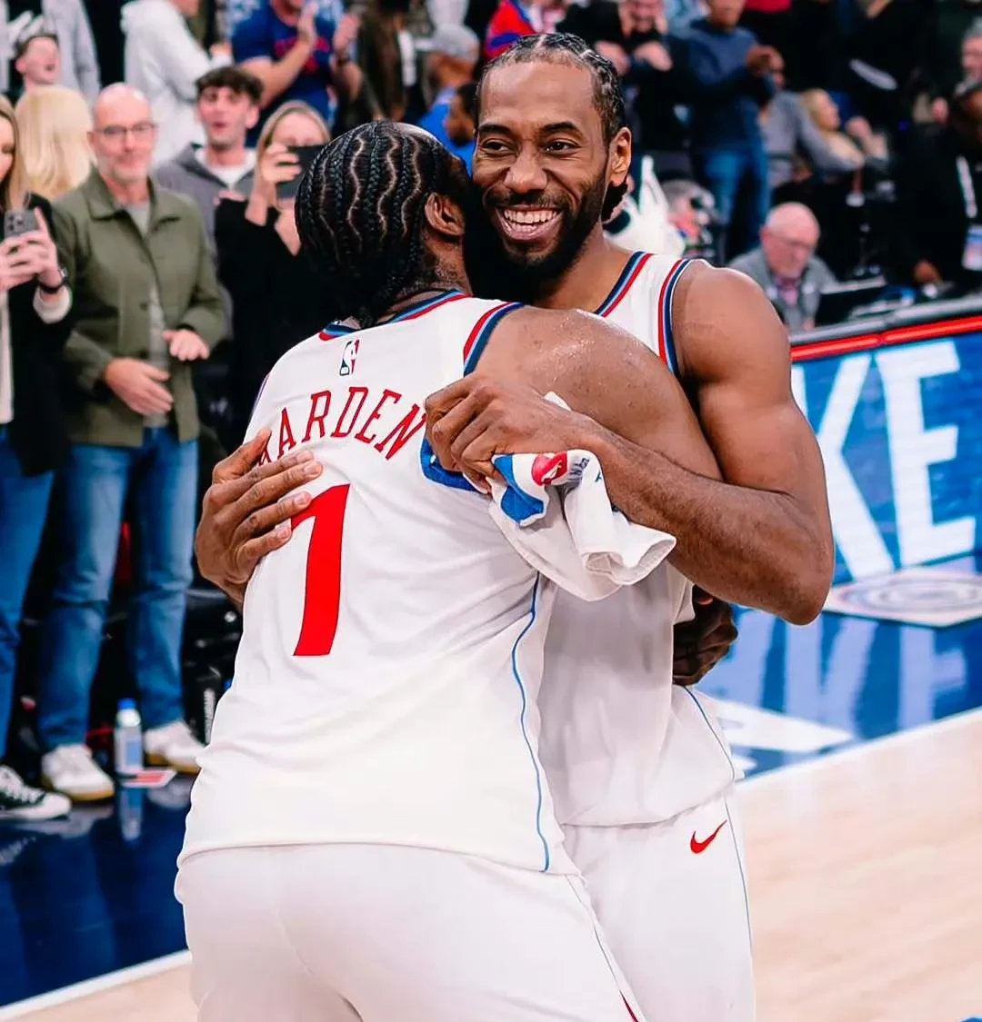 快船近期表现不俗,火箭轻松赢球 快船近期表现不俗,火箭轻松赢球