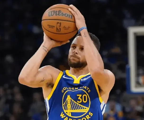 勇士战胜太阳,库里突破个人纪录独揽60分取胜的简单介绍 勇士战胜太阳,库里突破个人纪录独揽60分取胜的简单介绍