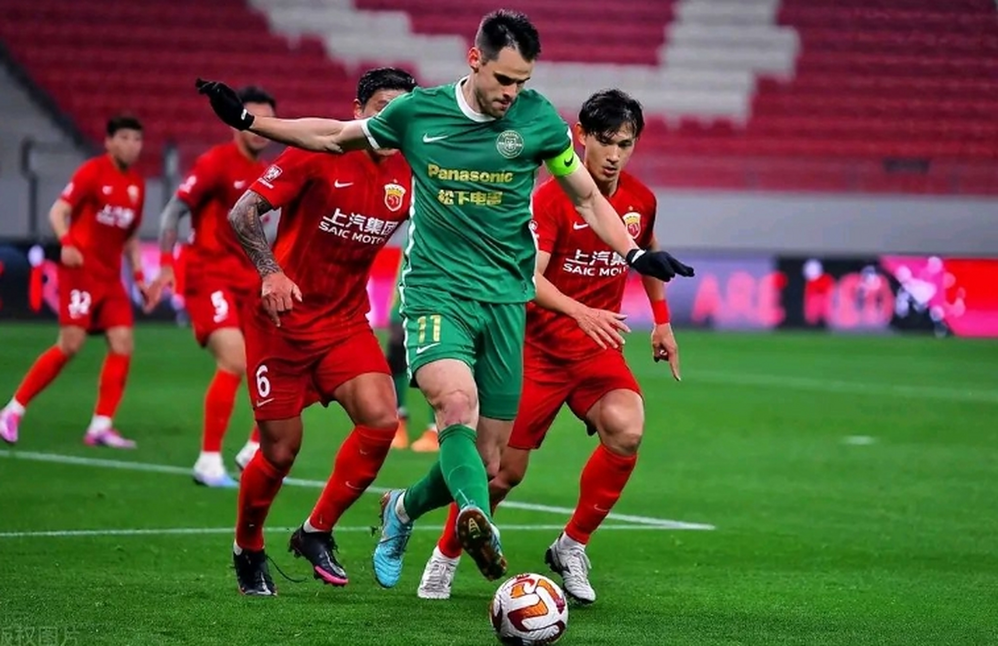 中超联赛迎最新一轮竞赛,谁将笑到最后? 中超联赛迎最新一轮竞赛,谁将笑到最后?